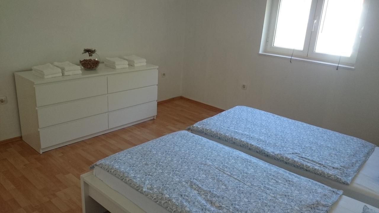 Apartments Yvonne Pakoštane Kültér fotó